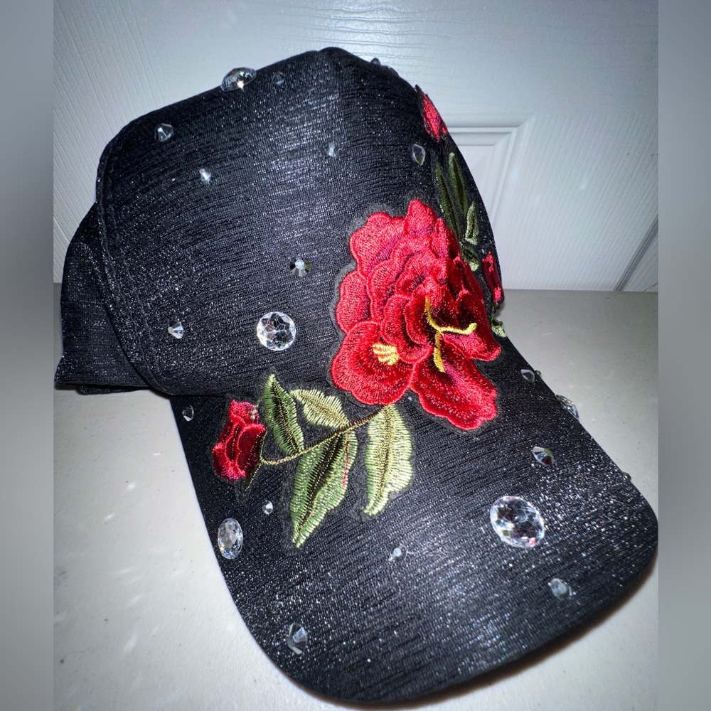 🌹NWOT! Rhinestones Floral SnapBack Cap - Picture 5 of 7